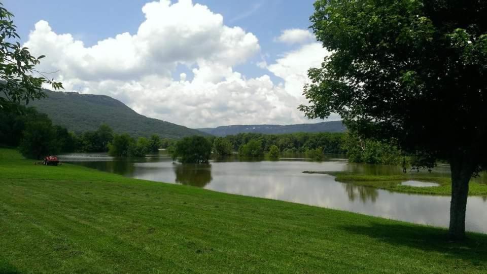 Elder Mountain Room At Tennessee Riverplace Chattanooga Exterior photo