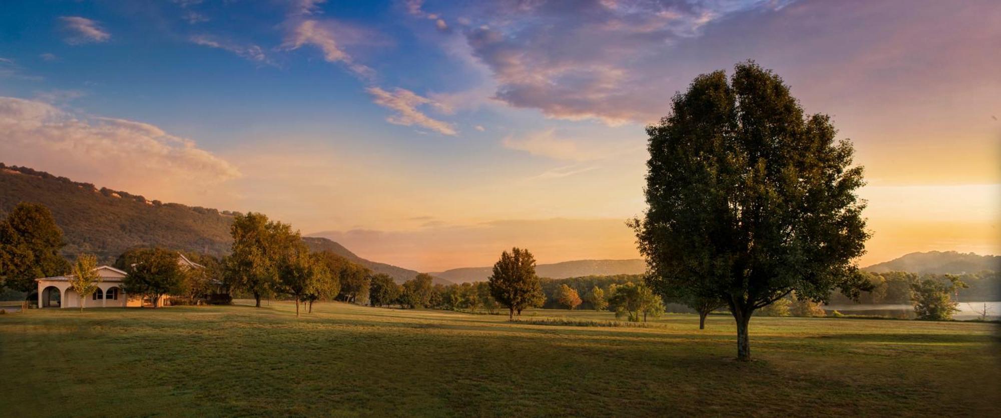 Elder Mountain Room At Tennessee Riverplace Chattanooga Exterior photo